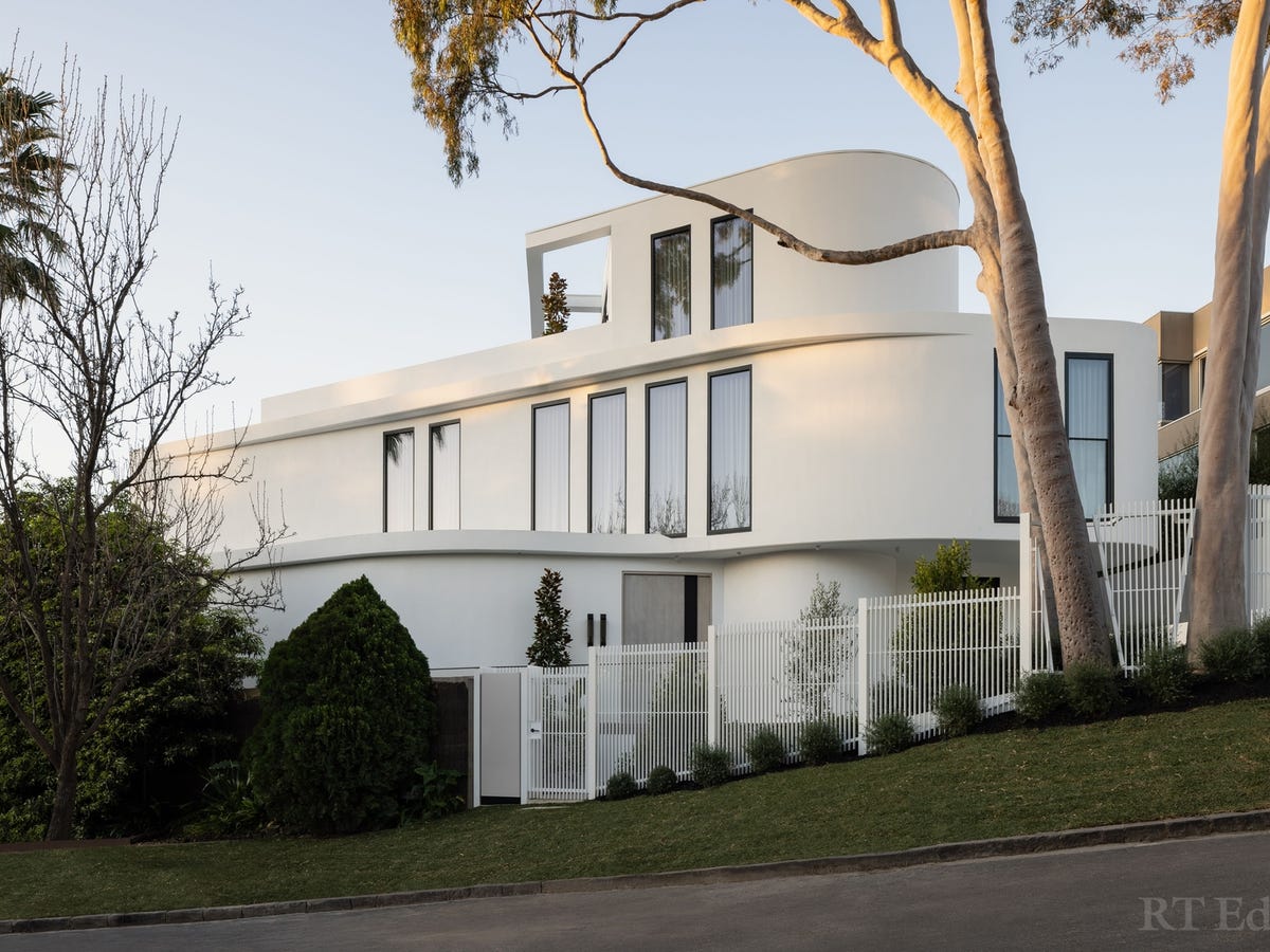 4 Matthews Court TOORAK