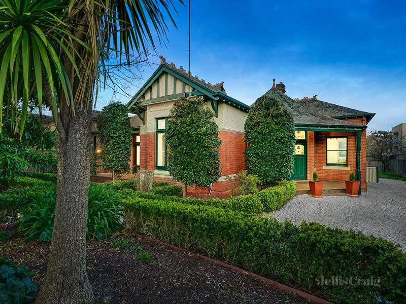 4 Ridgeway Avenue KEW