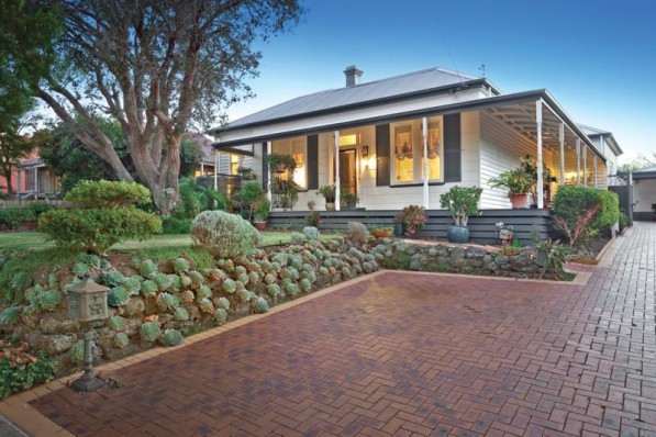 50 Bowen Street CAMBERWELL