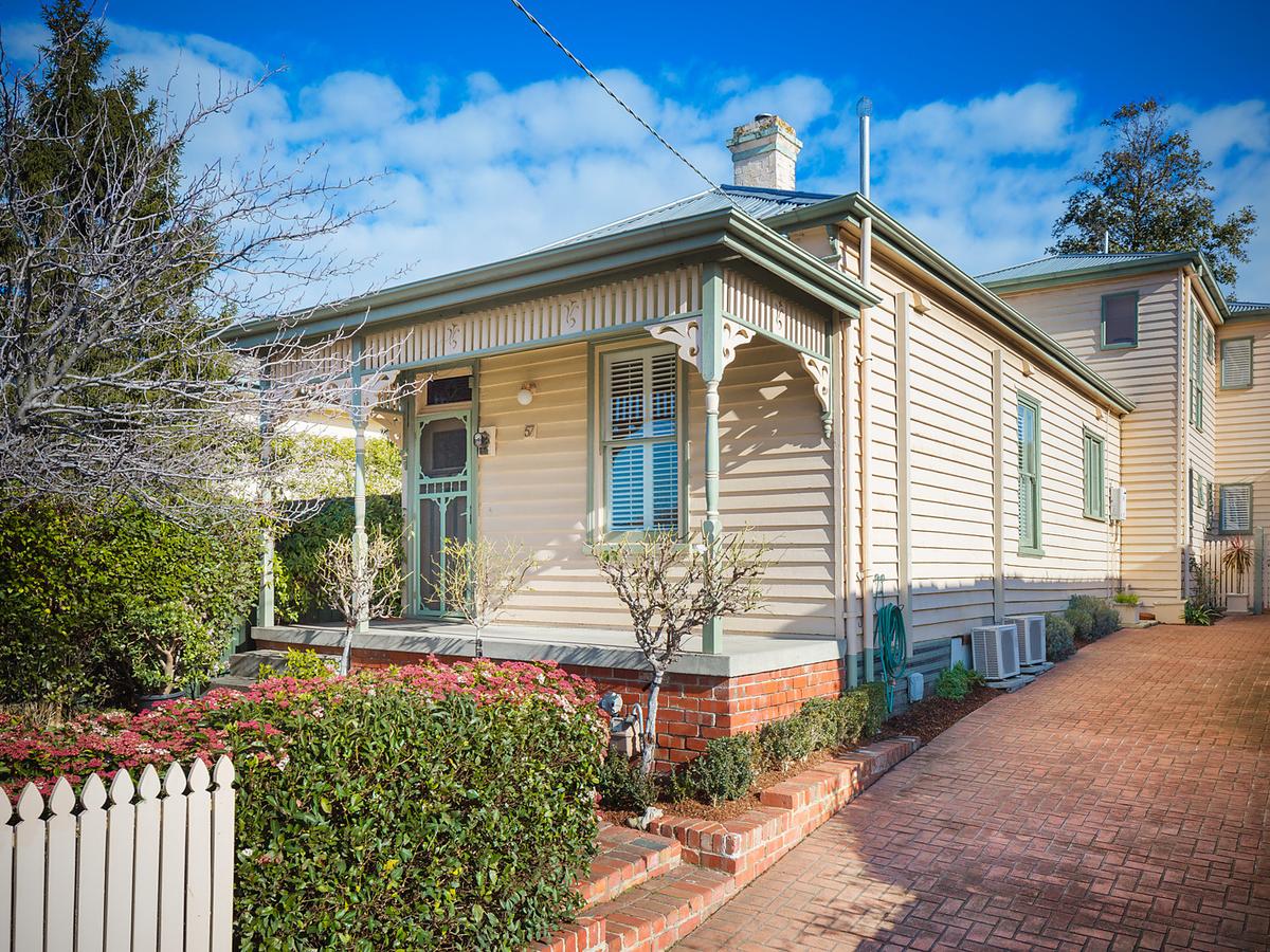 57 Derby Street KEW