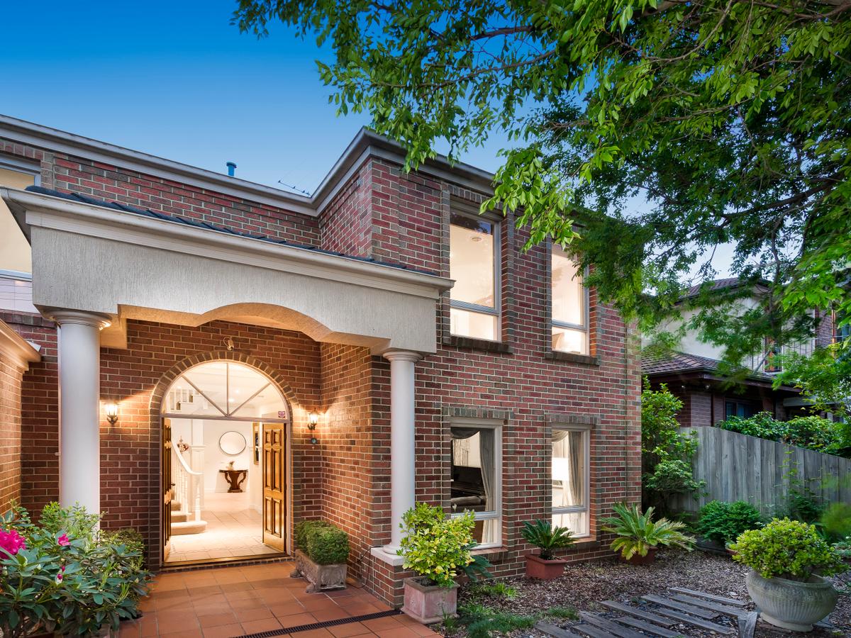 5 Como Avenue SURREY HILLS