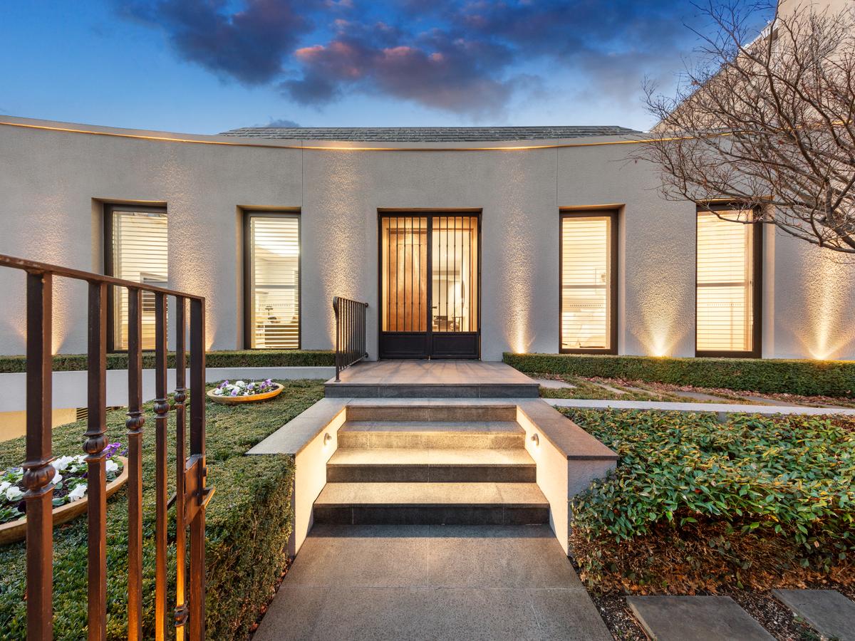 5 Dunraven Avenue TOORAK