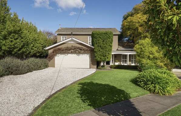 5 Majella Court KEW