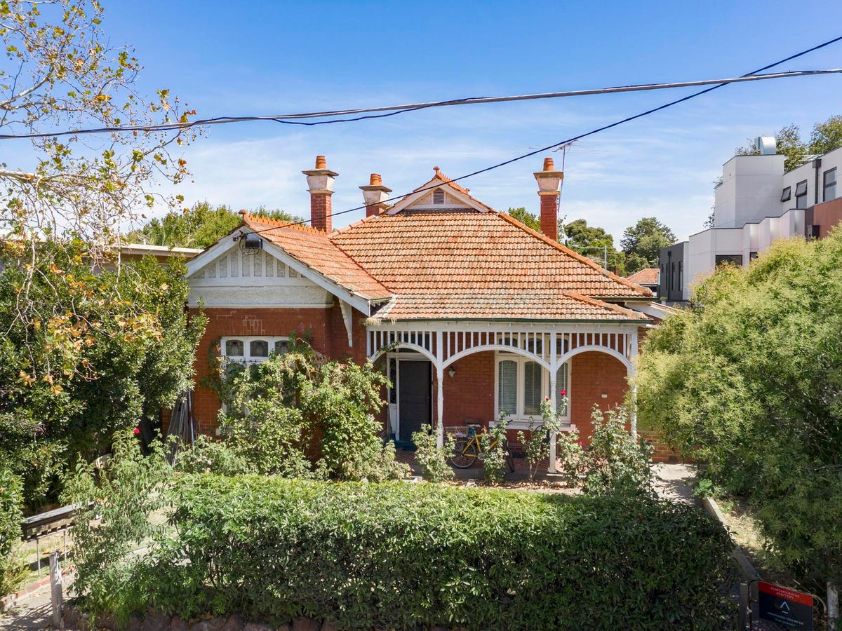 5 Raglan Street ST KILDA EAST