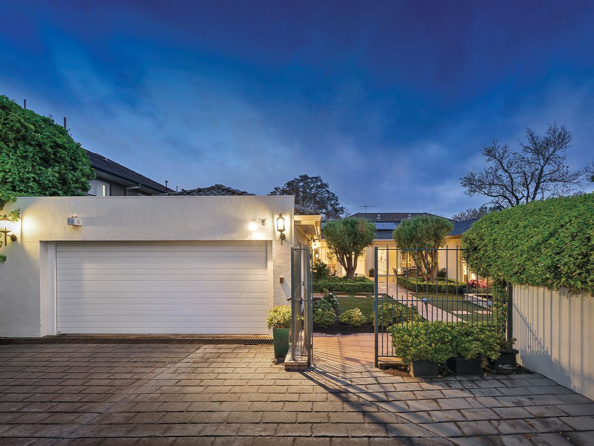 5a Kooyongkoot Road HAWTHORN