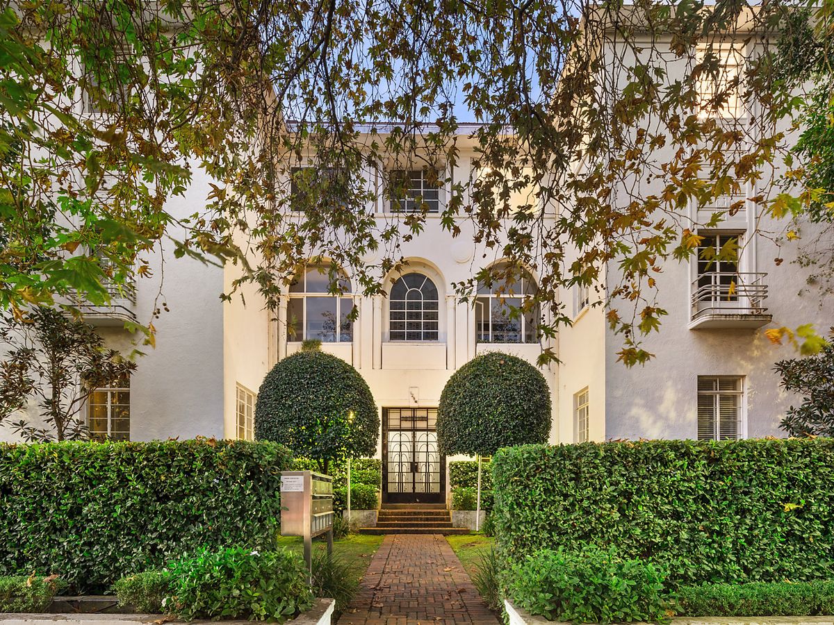 6/128w Toorak Road SOUTH YARRA