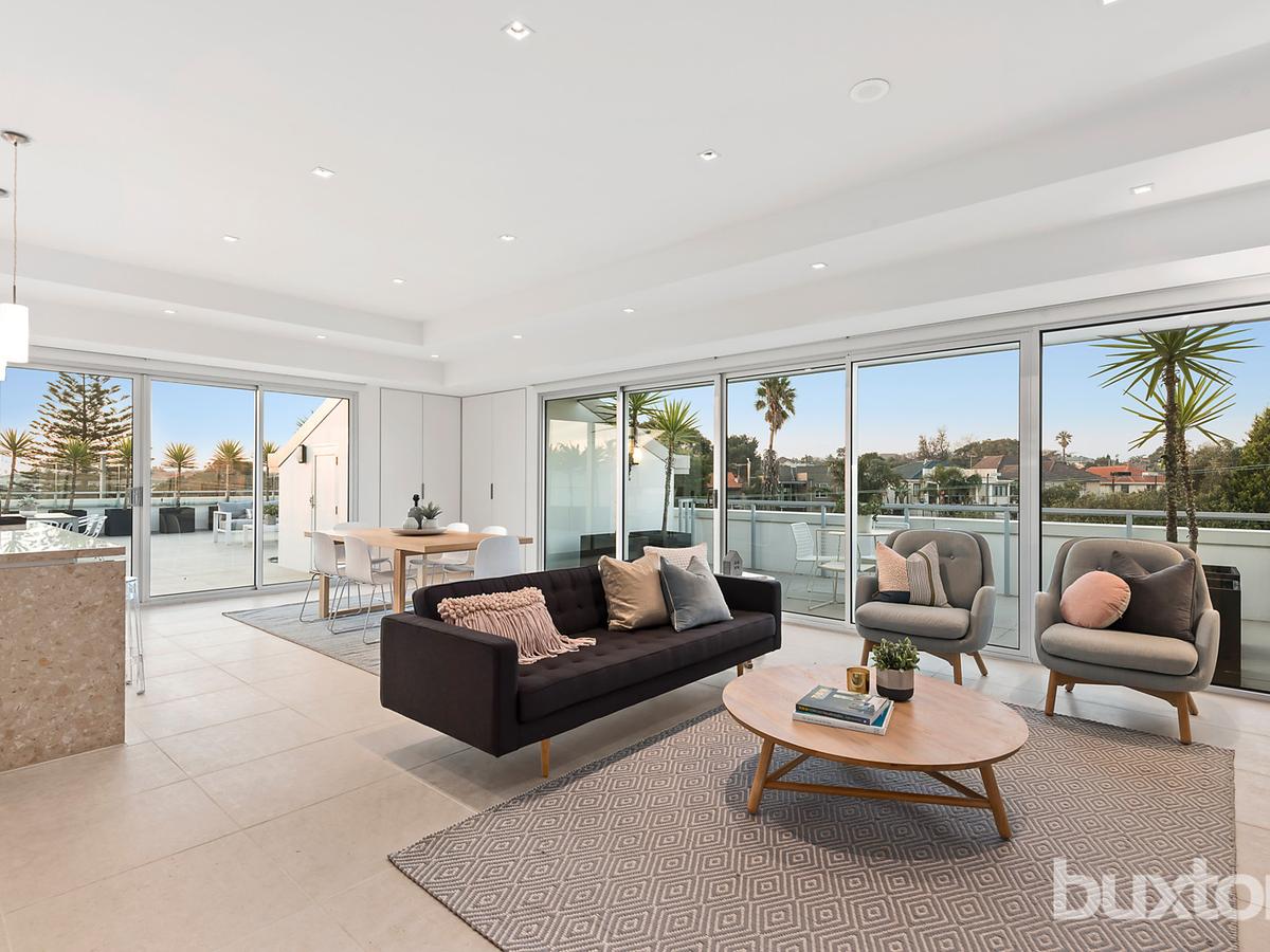 62/15 Beach Road HAMPTON
