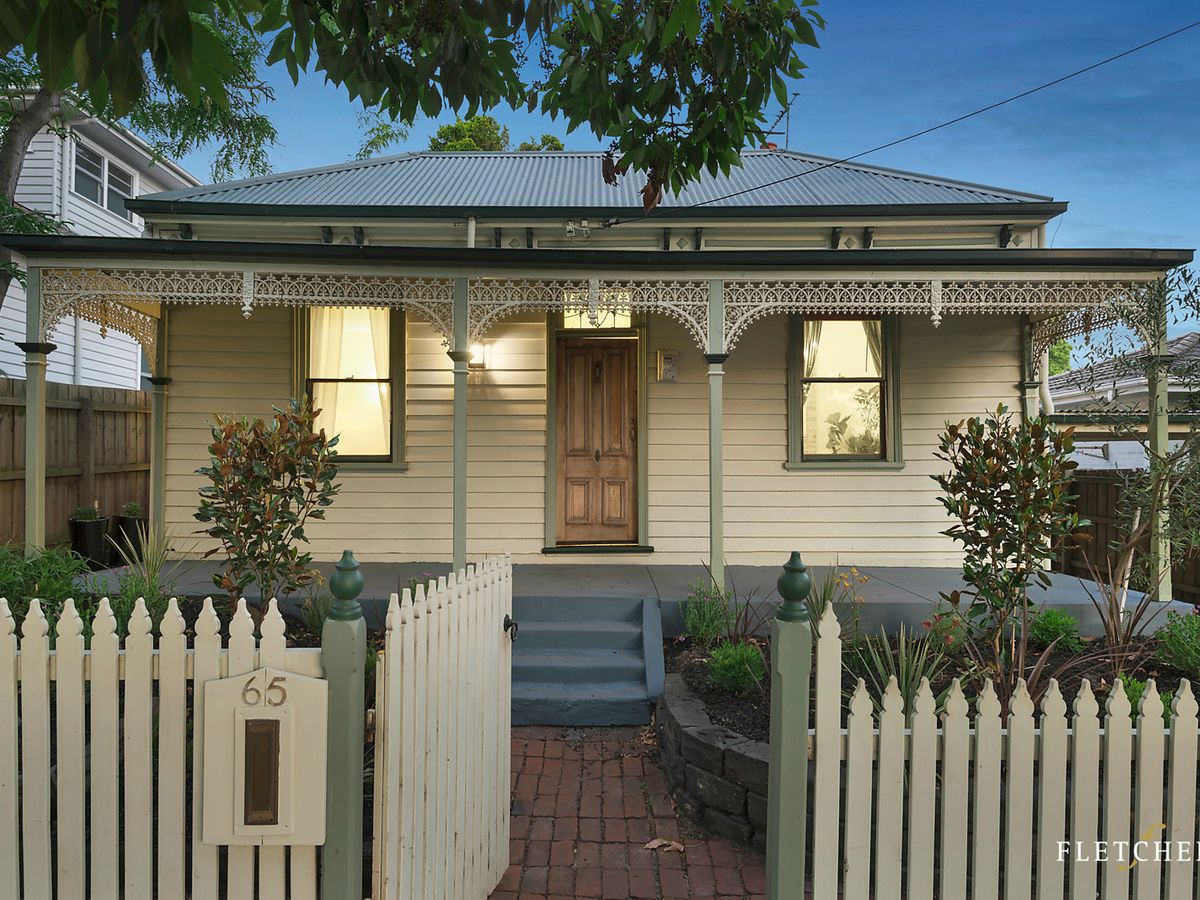65 Essex Road SURREY HILLS
