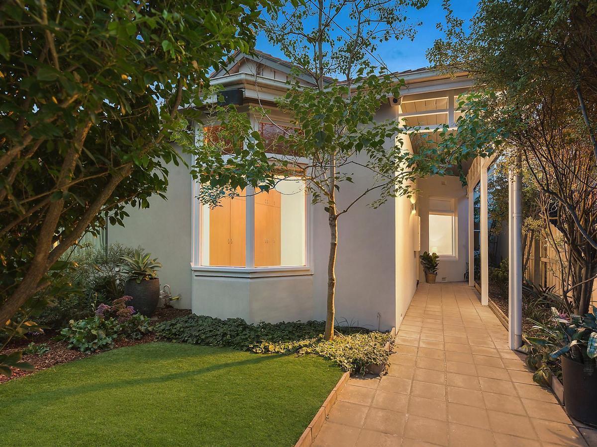 66 Dickens Street ELWOOD