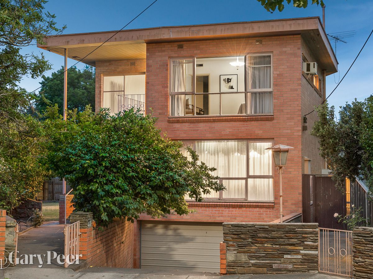 6 Balmoral Court ST KILDA EAST