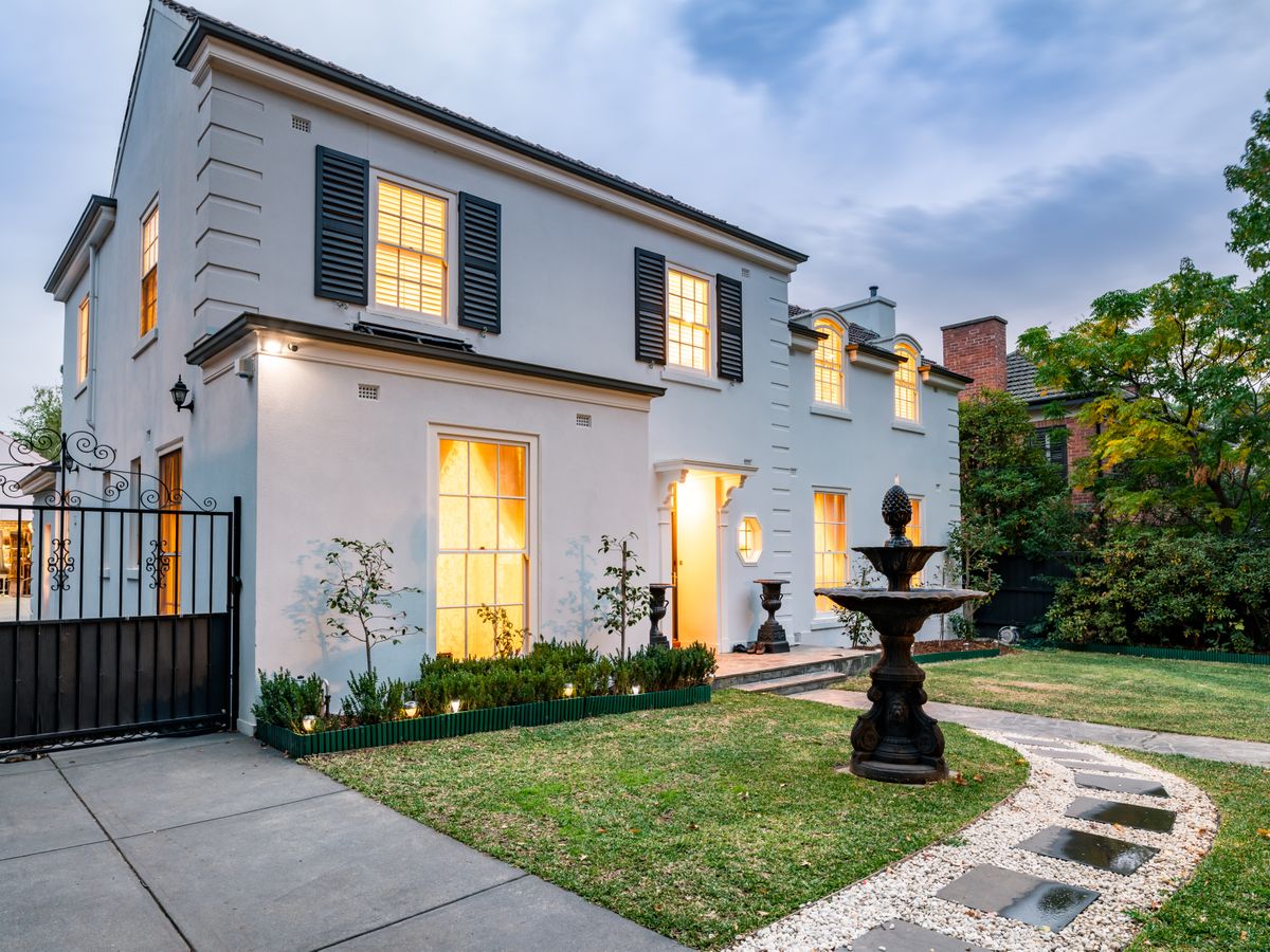 6 Bowley Avenue BALWYN