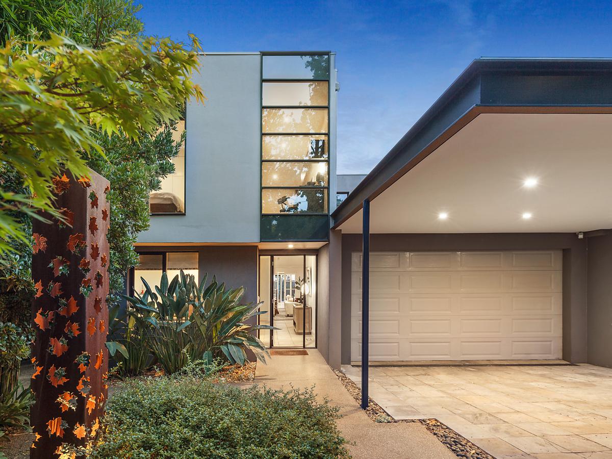 6 Bowyer Avenue KEW