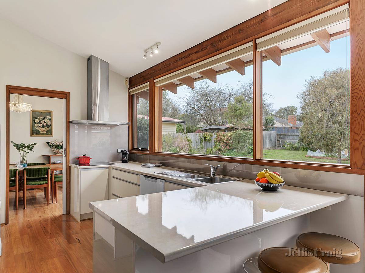 6 Britten Street GLEN IRIS