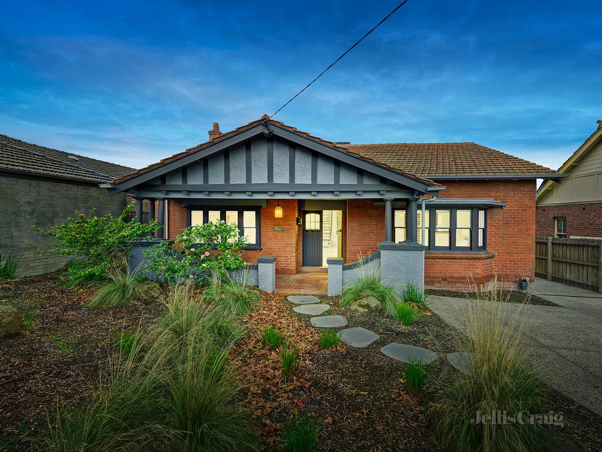 6 Carson Street KEW