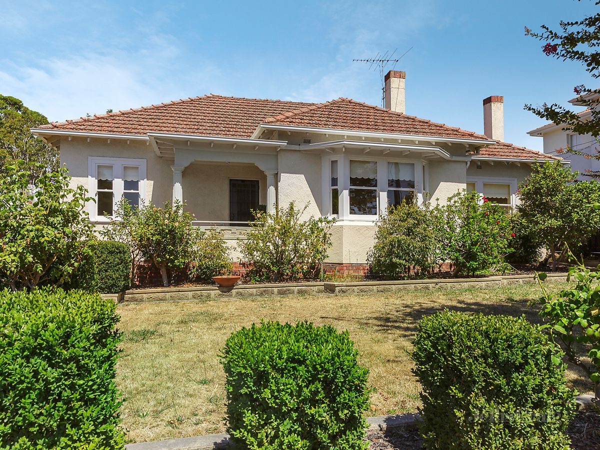 6 Halley Avenue CAMBERWELL