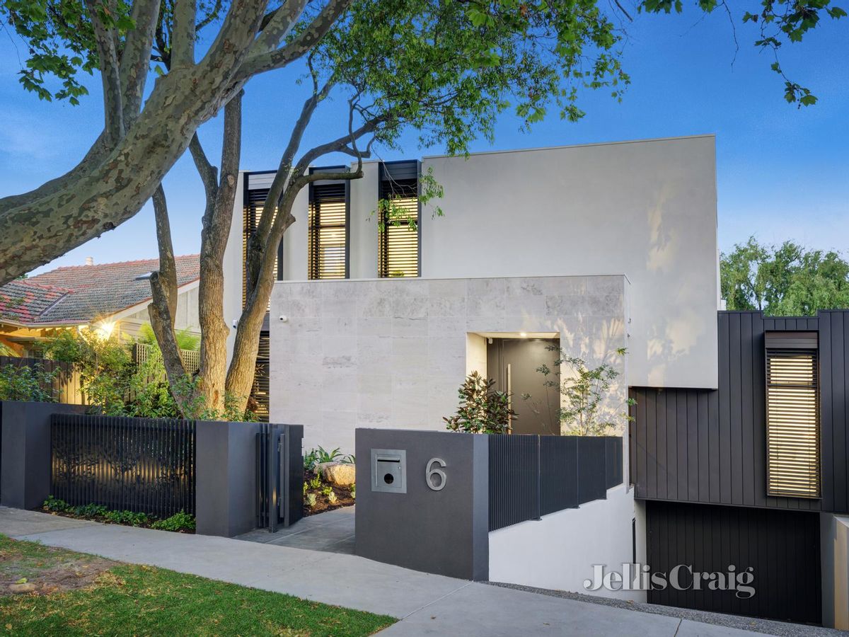6 Hillcrest Avenue KEW