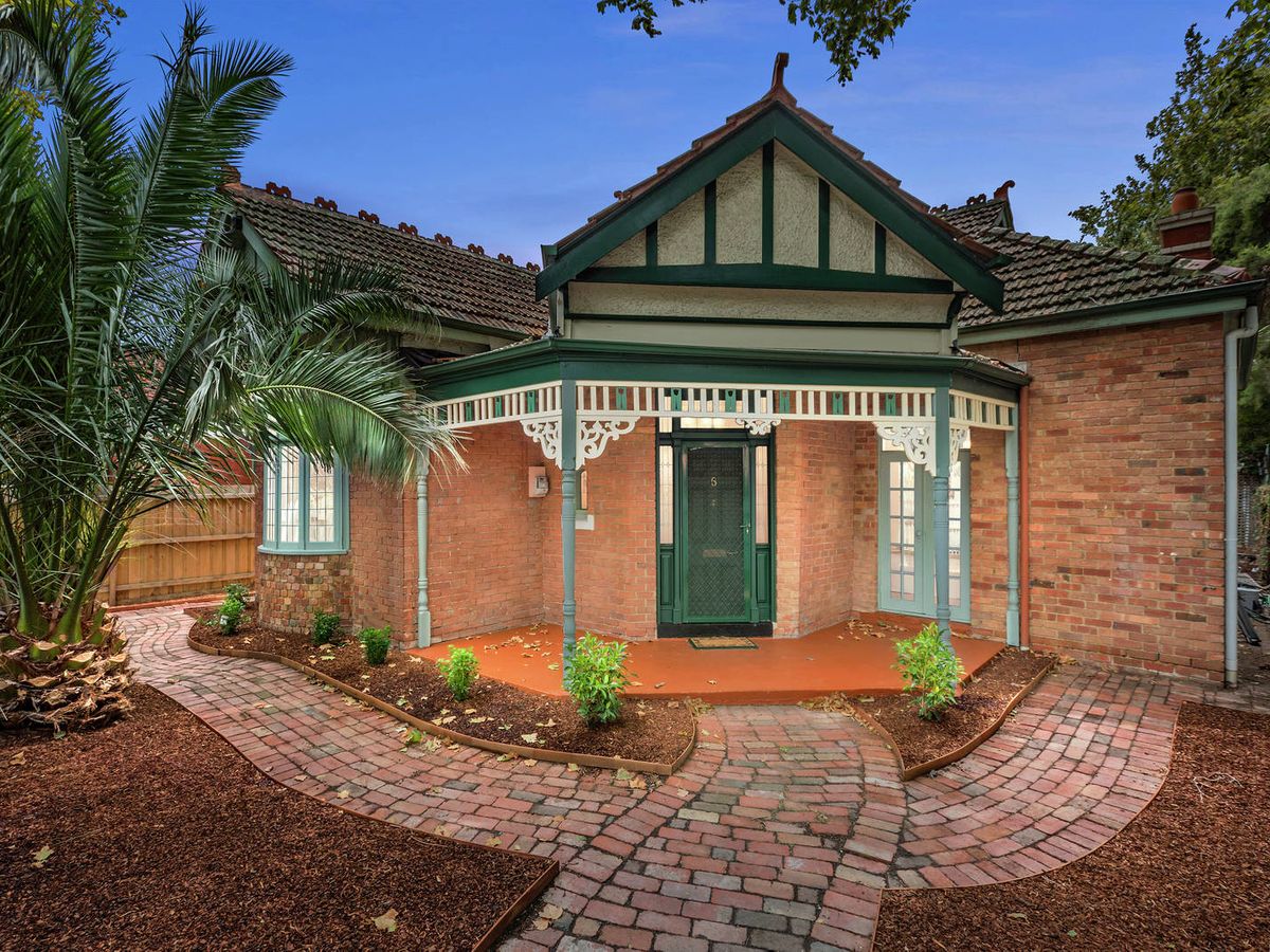 6 Meredith Street ELWOOD