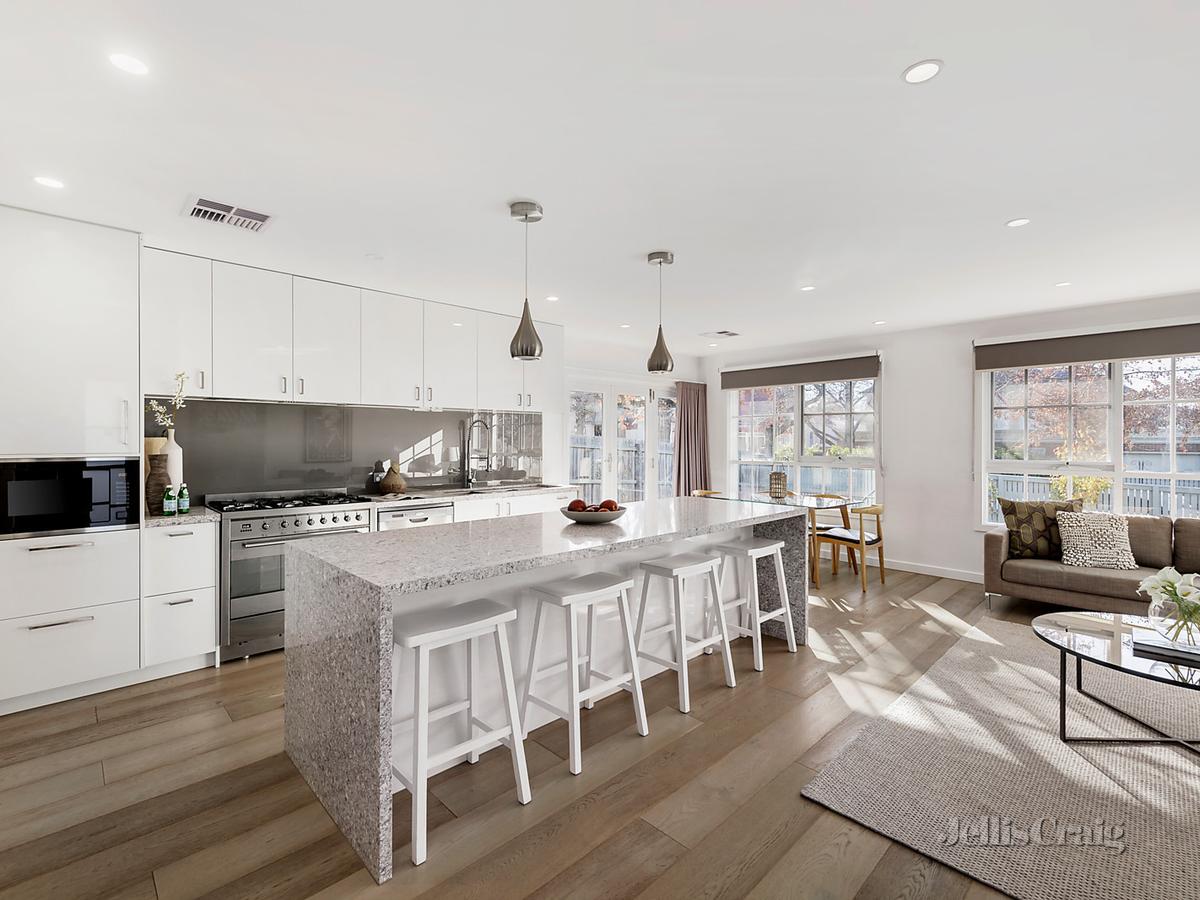 7/4 Paxton Street MALVERN EAST