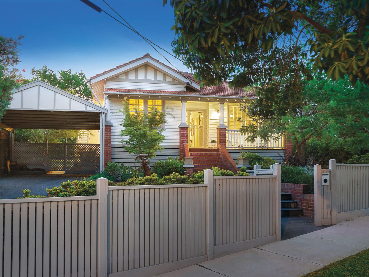 70 Broughton Road SURREY HILLS