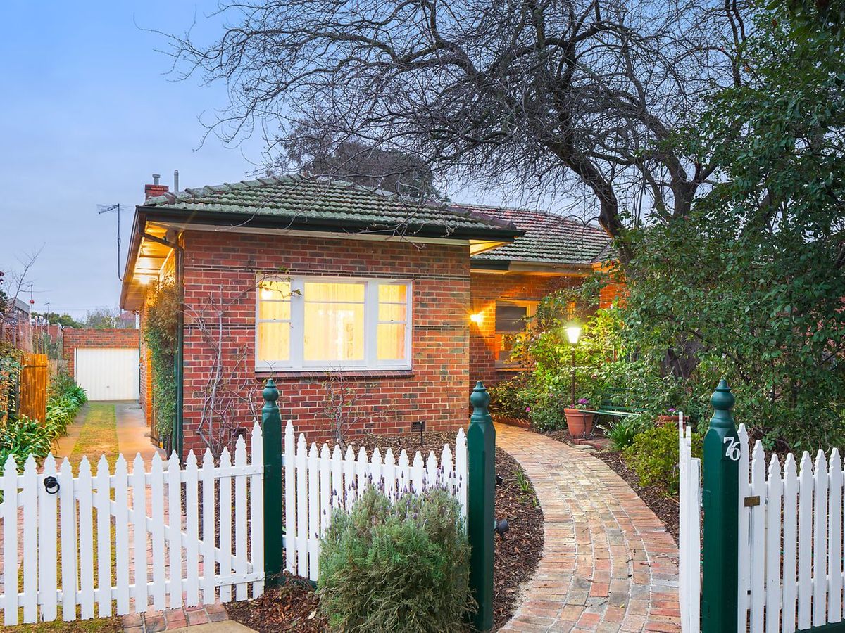 76 Gladstone Street KEW