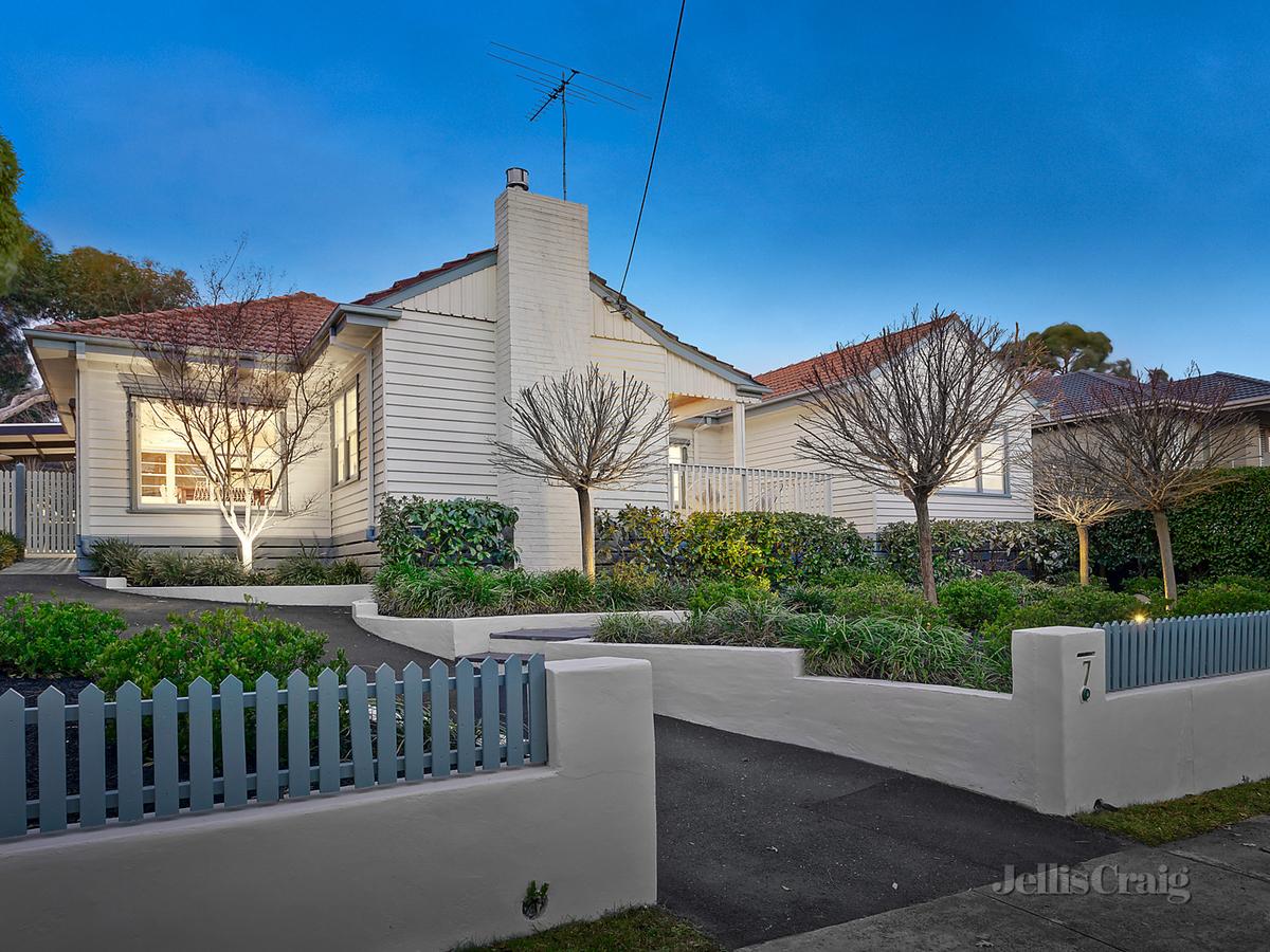 7 Bruce Street BALWYN