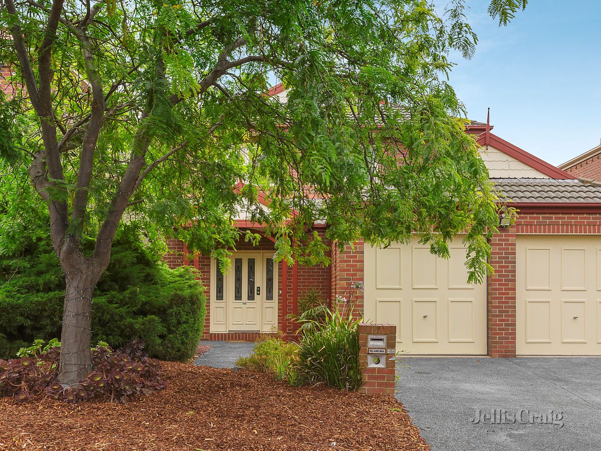 7 Hope Court KEW