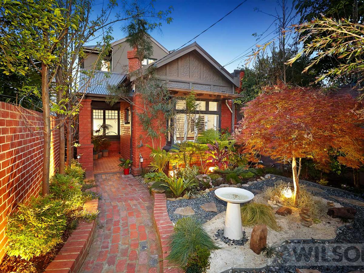 7 Irymple Avenue ST KILDA