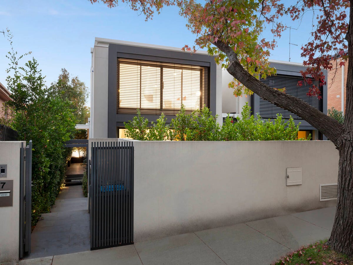 7 Monomeath Avenue TOORAK