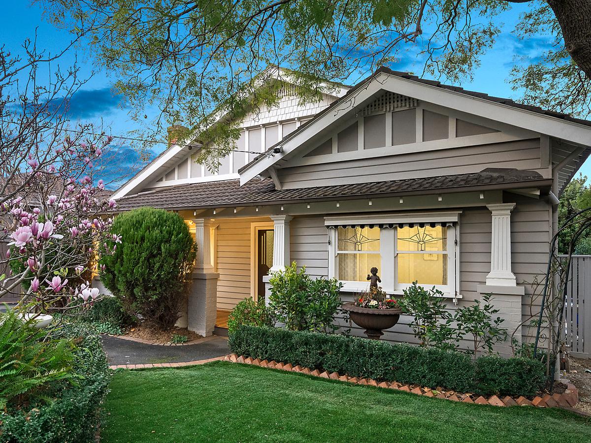 81 Middlesex Road SURREY HILLS