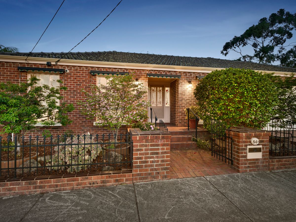 84A Windsor Crescent SURREY HILLS
