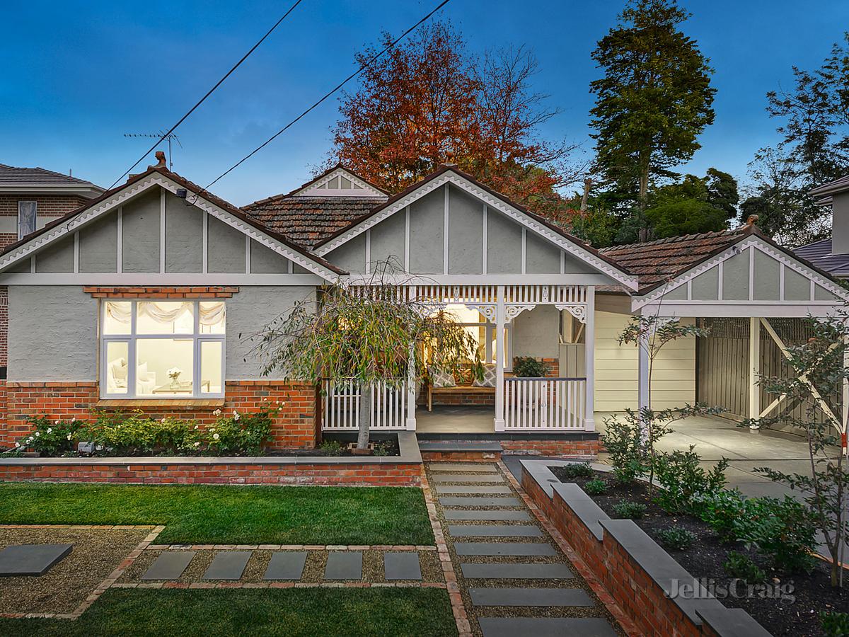 84 Broughton Road SURREY HILLS
