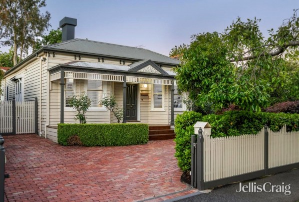 87 Croydon Road SURREY HILLS