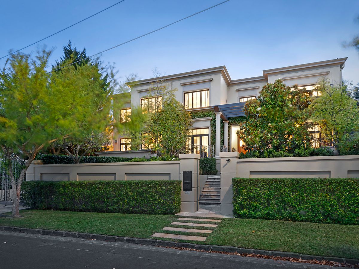 8 Barnard Road TOORAK
