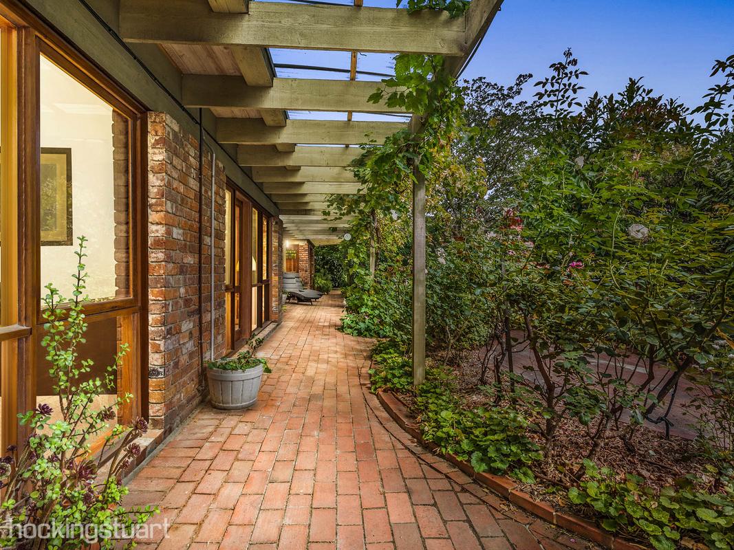 8 Belmont Street SURREY HILLS