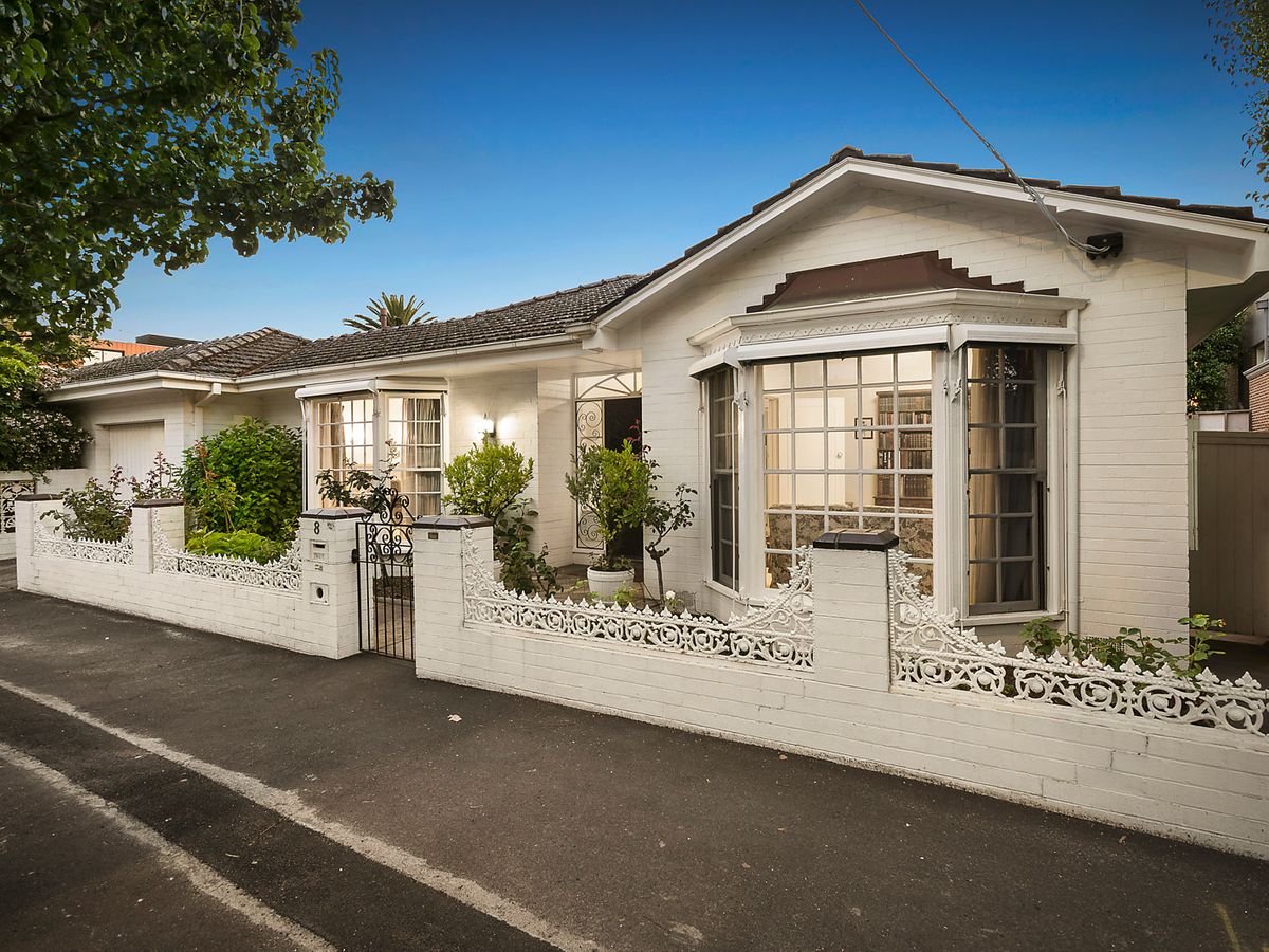 8 Dalny Street MALVERN