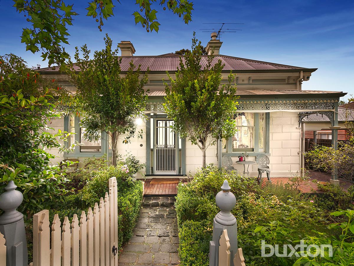 8 Daphne Street CANTERBURY