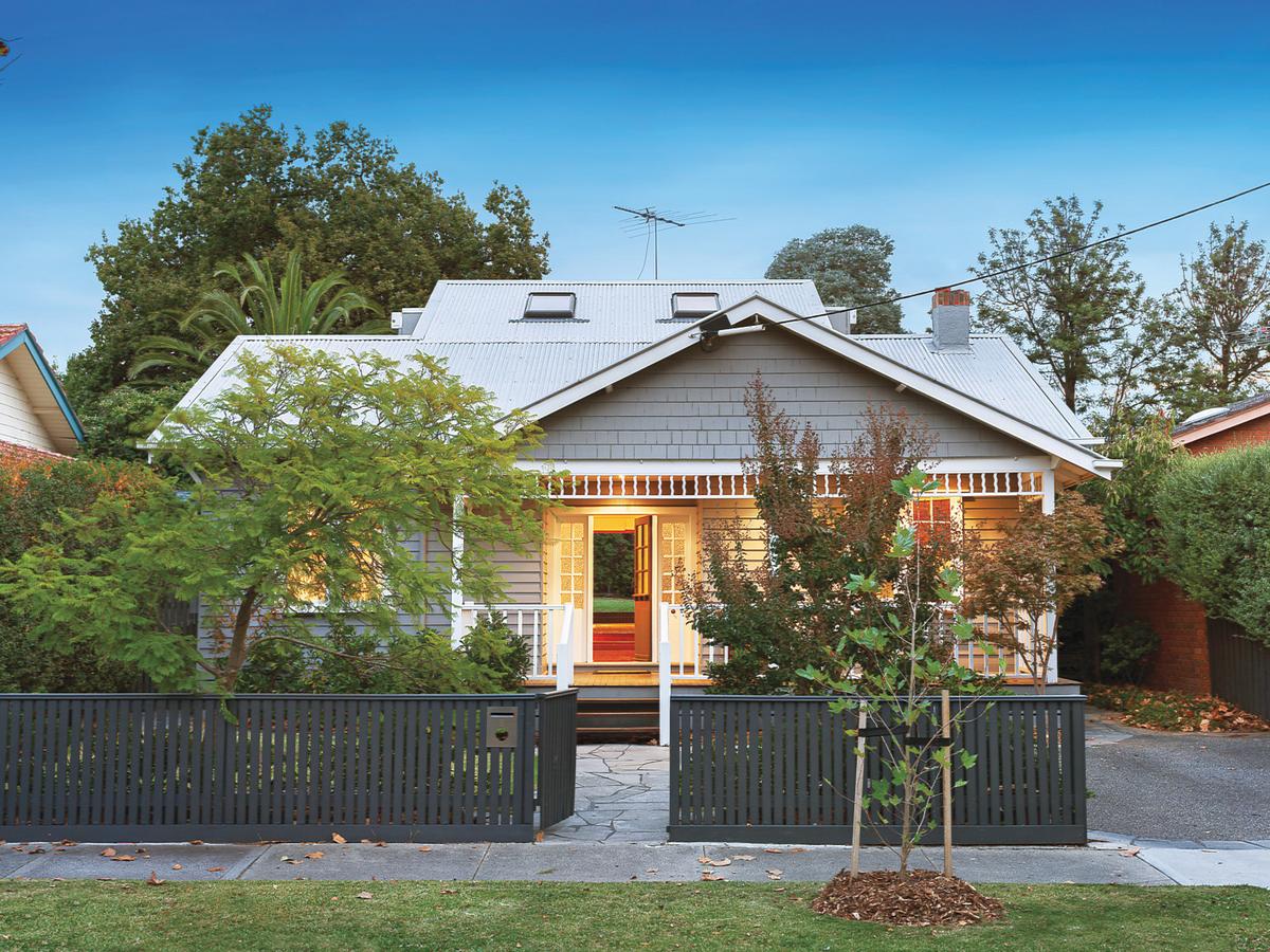 8 Francis Crescent GLEN IRIS