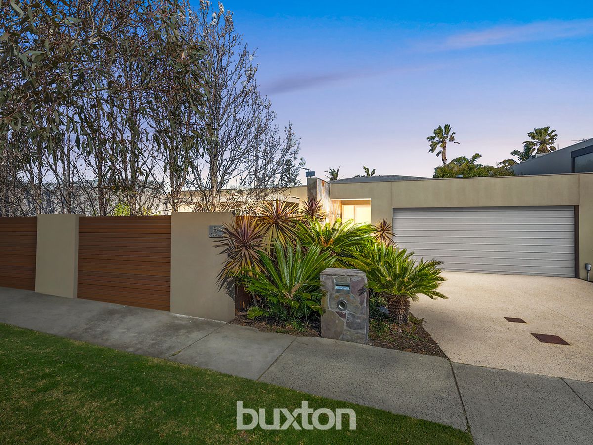 8 Gordon Crescent BLACK ROCK