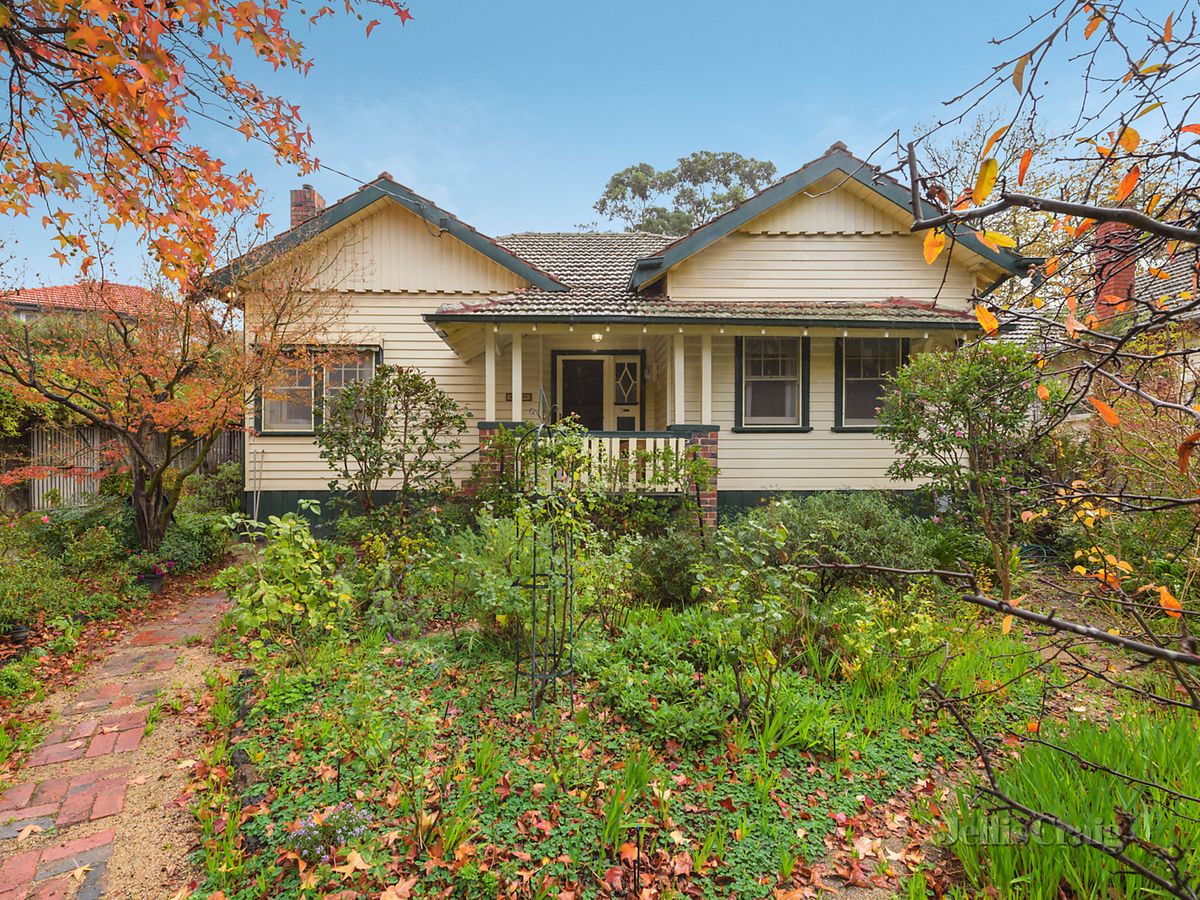 8 Kinsale Crescent BALWYN