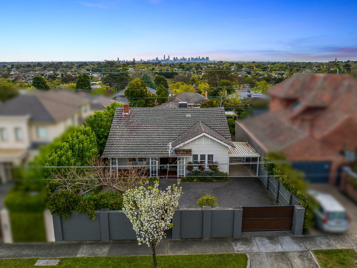 92 Warrigal Road SURREY HILLS