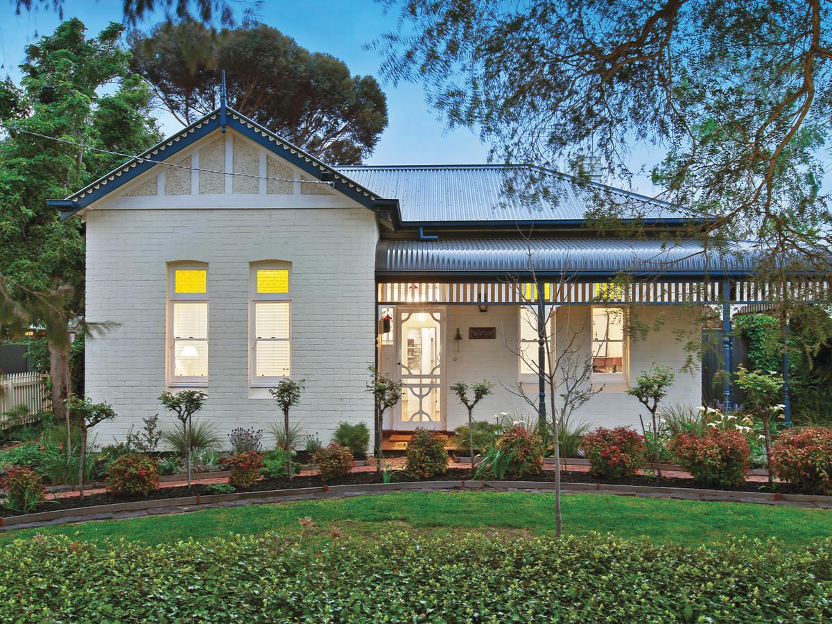 96 Middlesex Road SURREY HILLS