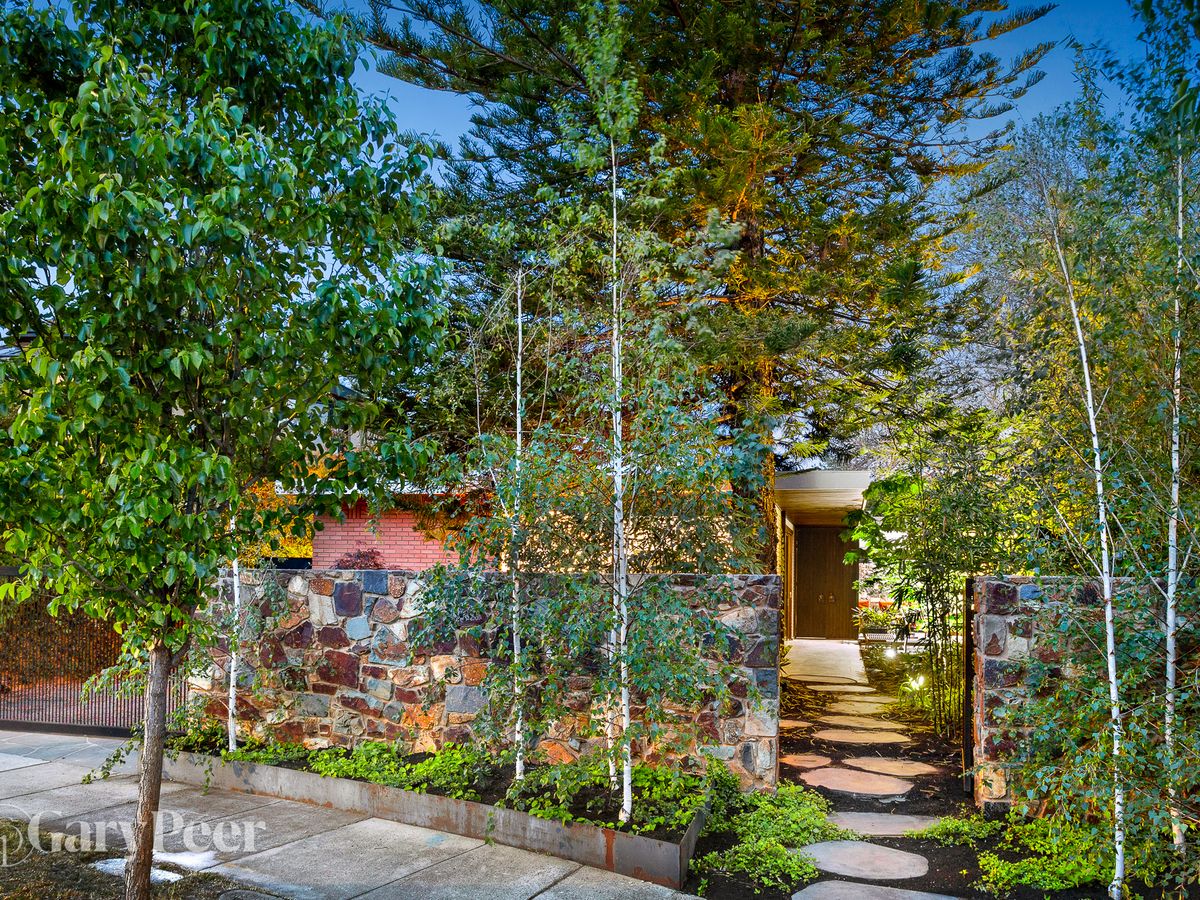 9 Bickhams Court ST KILDA EAST