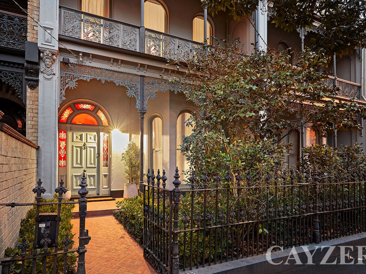 9 Canterbury Road ALBERT PARK