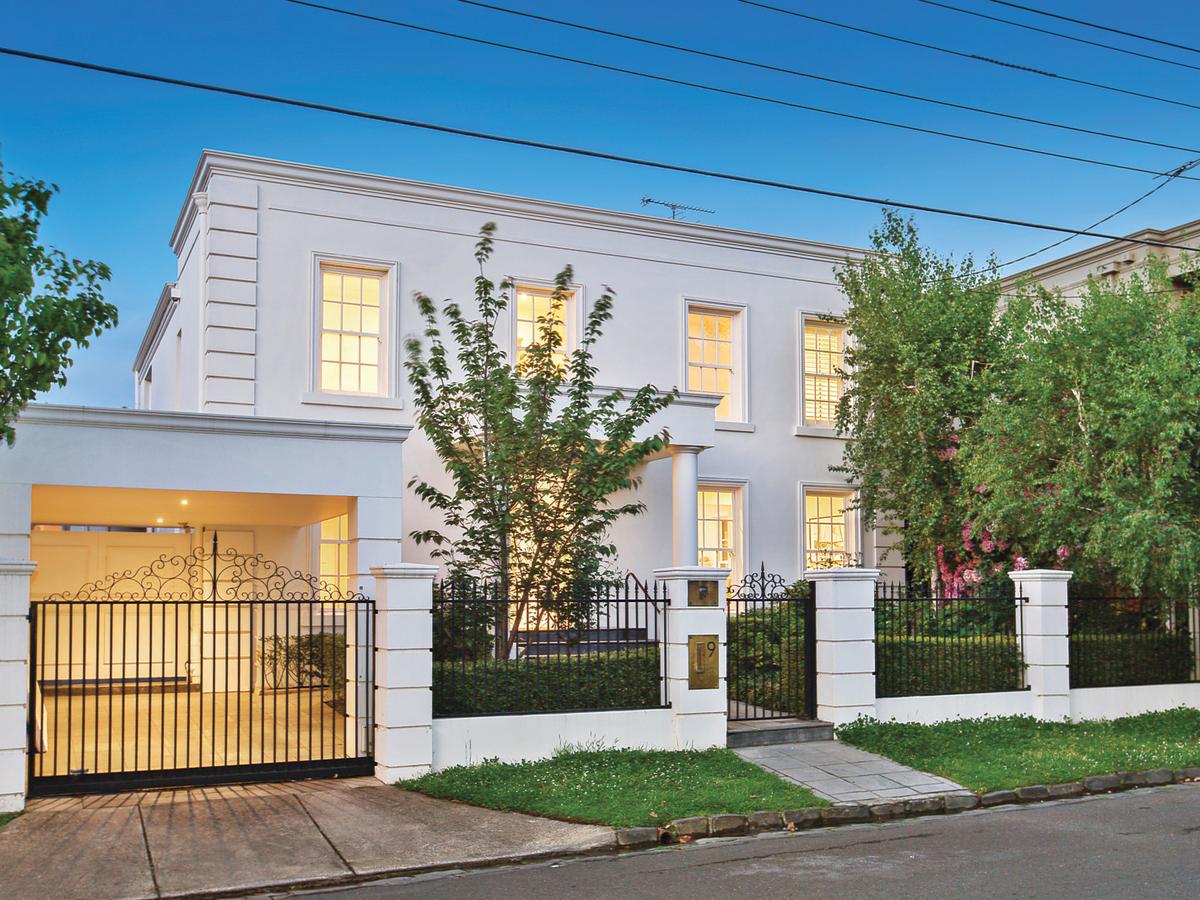 9 Devorgilla Avenue TOORAK