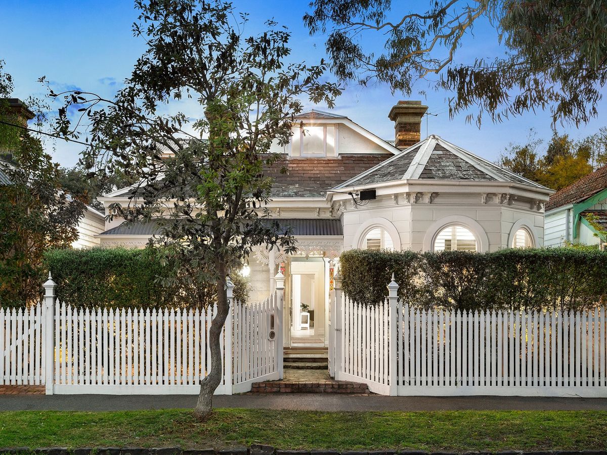 9 Longmore Street ST KILDA WEST