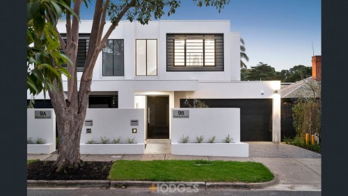 9 Roosevelt Court BRIGHTON EAST
