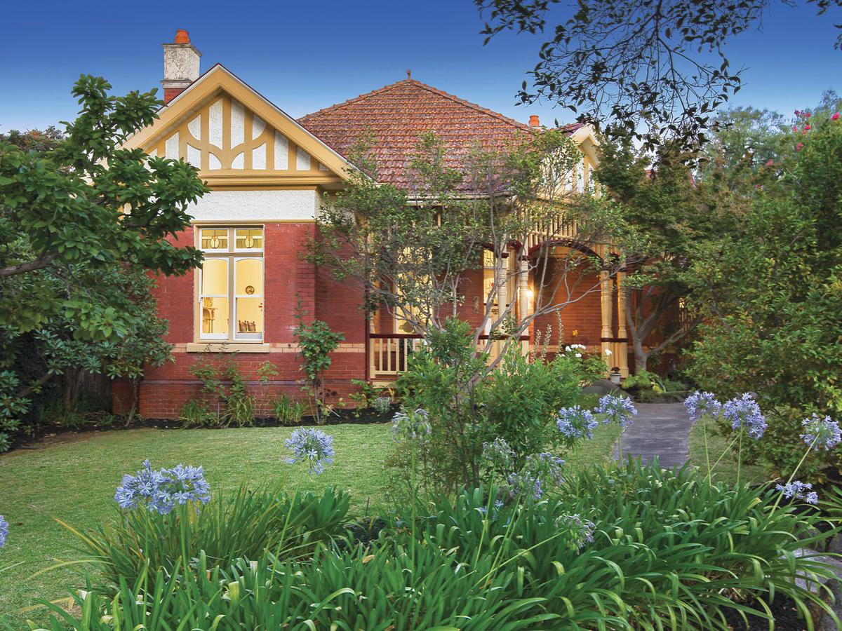 9 Royal Crescent CAMBERWELL