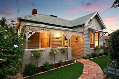 2 Oakleigh Crescent